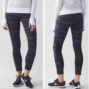 Lululemon Speed Crop Leggings in Cyber Stripe Naval Blue Black SZ 4 EUC